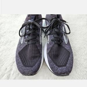 Women Brooks levitate 5 size 9.5